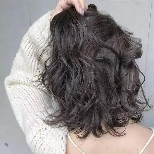 头发自然卷适合什么发型?自然卷这么弄也太好看了