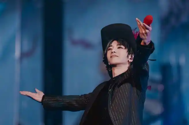 华晨宇我们终于要一起看日出了##华晨宇首创个人海边日出演唱会