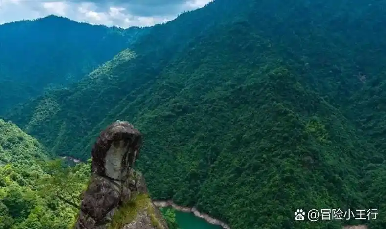 大觉山风景区:现代与原始的完美结合 大觉山风景区位于江西抚州资溪县