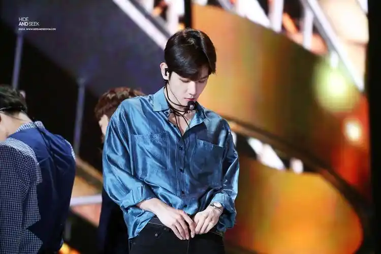 边伯贤蓝丝绸 - 堆糖,美图壁纸兴趣社区