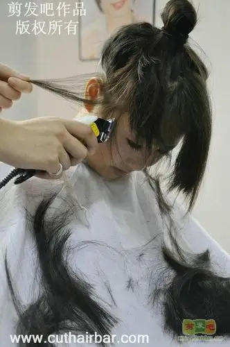 空勤美女剃bob剪发吧7010