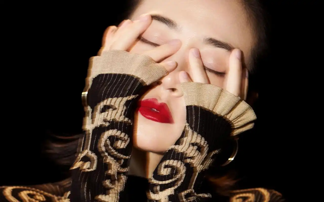 谭卓个性杂志写真图片桌面壁纸