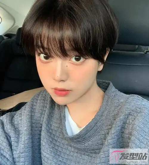 2021女生露耳短发 学生党上班族都能剪_发型站_最新流行发型设计发型