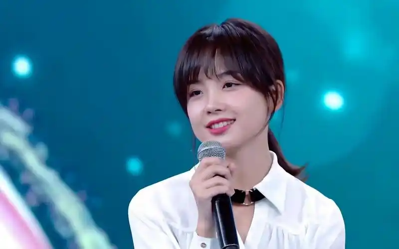 活动作品央视记者王冰冰有多迷人当她歪头你就知道了