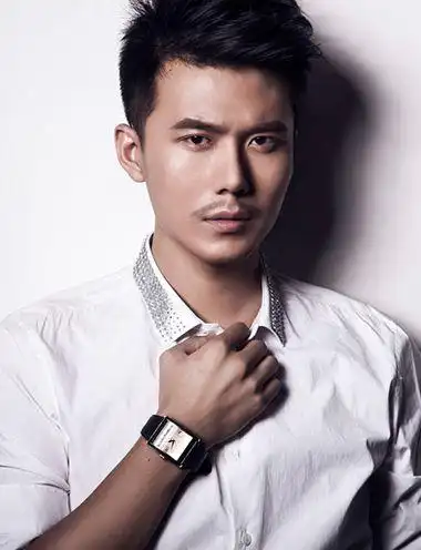 头大脸大男生适合发型男孩扁头大脸适合什么发型2