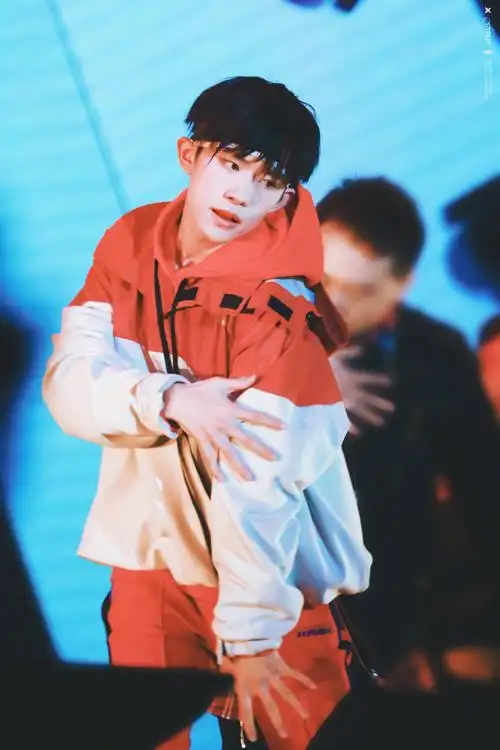 易烊千玺 #tfboys 十八岁生日会舞蹈 高清 帅气