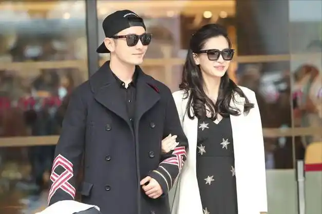 黄晓明官宣喜讯杨颖深夜晒照显颓废网友余情未了