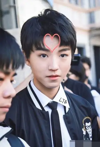 你的颜值辣么高不剪短刘海太可惜2018二次元短刘海时髦发型图片4