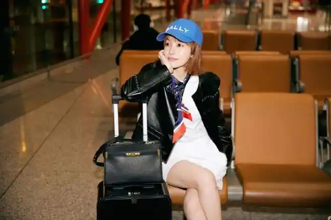 吴昕皮衣##吴昕后悔没买光腿神器##hello时装周