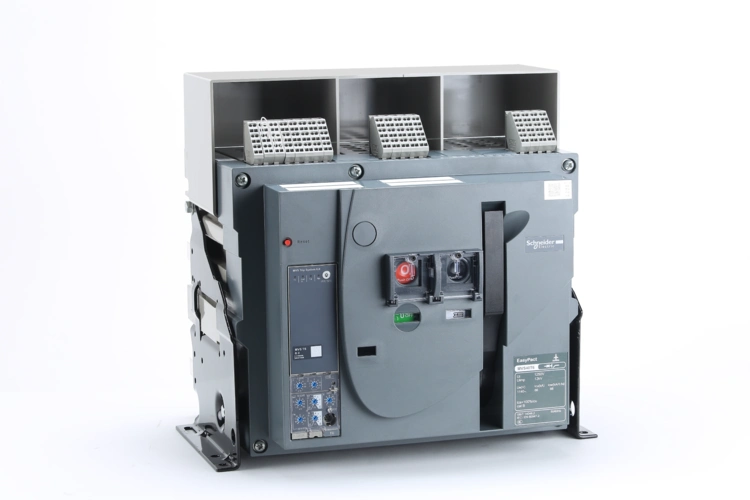 施耐德电气发布全新 easypact mvs t6 系列海上风电专用空气断路器