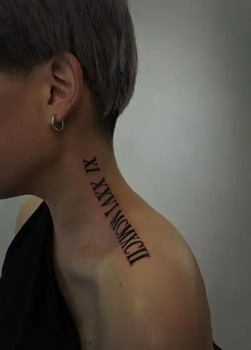 权志龙肩膀同款纹身罗马数字