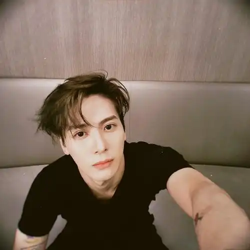 王嘉尔:希望到世界各地分享中国的元素_文娱快讯_大众网