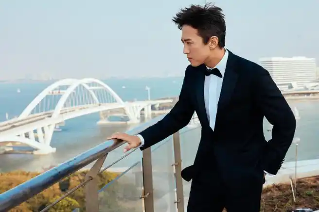 邓超超话90金鸡啼晓,缘聚厦门,定格银幕瞬间,再赴光影之旅.