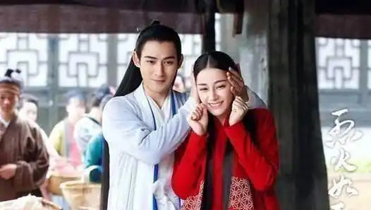 原创迪丽热巴惊艳登场阵势压倒关晓彤鹿晗你想看谁表演