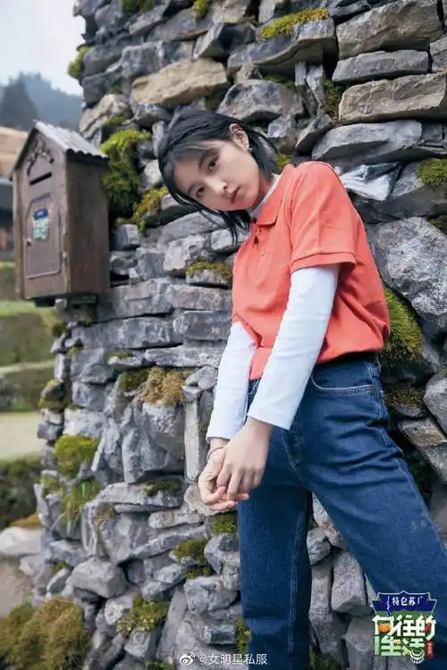 向往的生活张子枫明星同款2021长袖打底白色t恤 外穿polo衫上衣女