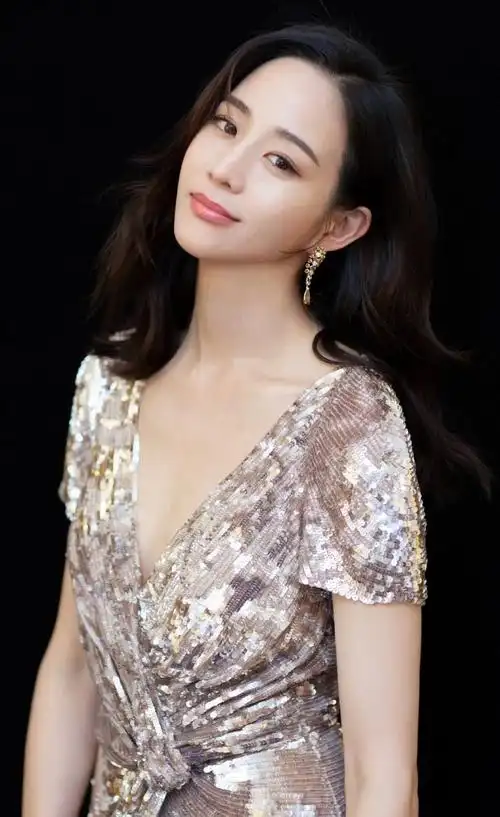 张钧甯高清淡雅时尚写真,娇俏可人!__财经头条