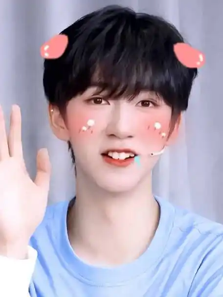 [玉兔]#贺峻霖2021,爱霖如一#【贺峻霖】每日苏点之兔牙|所以"霖霖兔"