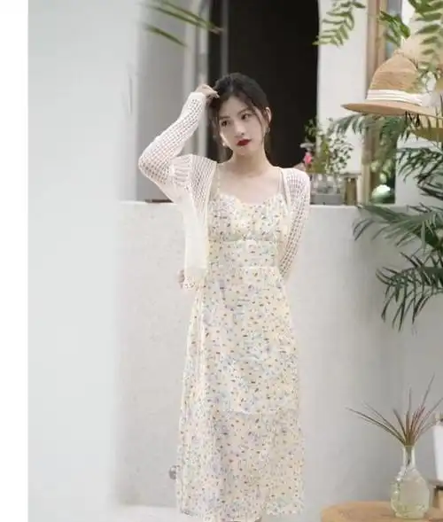 连衣碎花裙怎么搭配不土气