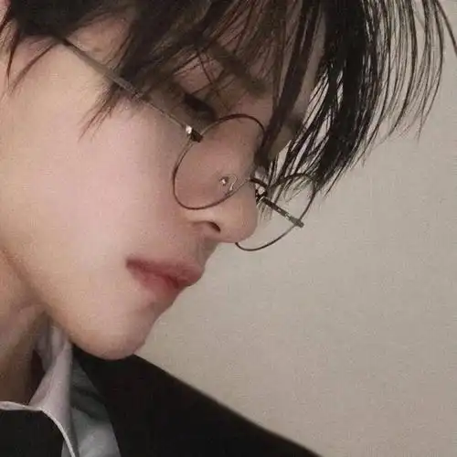 帅气值爆表的男生头像