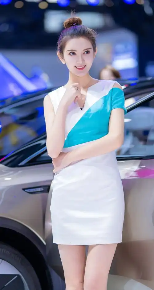 丸子头漂亮女生图片