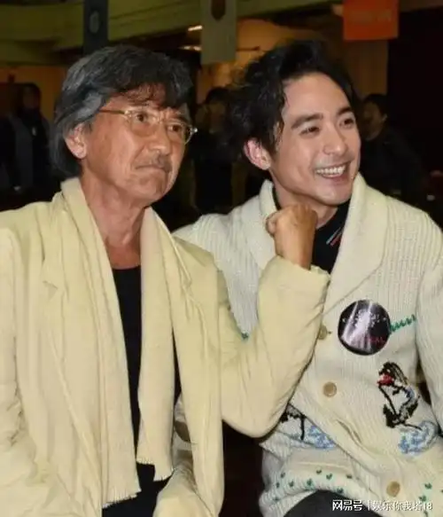 林子祥儿子很会长这孩子很会长 脸型像妈,眼睛鼻子像爹,帅气得不行.