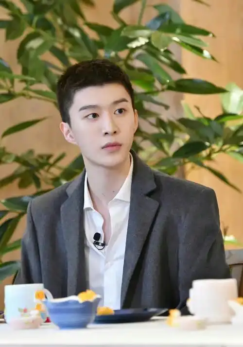 寸头都封印不了的颜值#果然寸头是检验帅哥的最高标准!