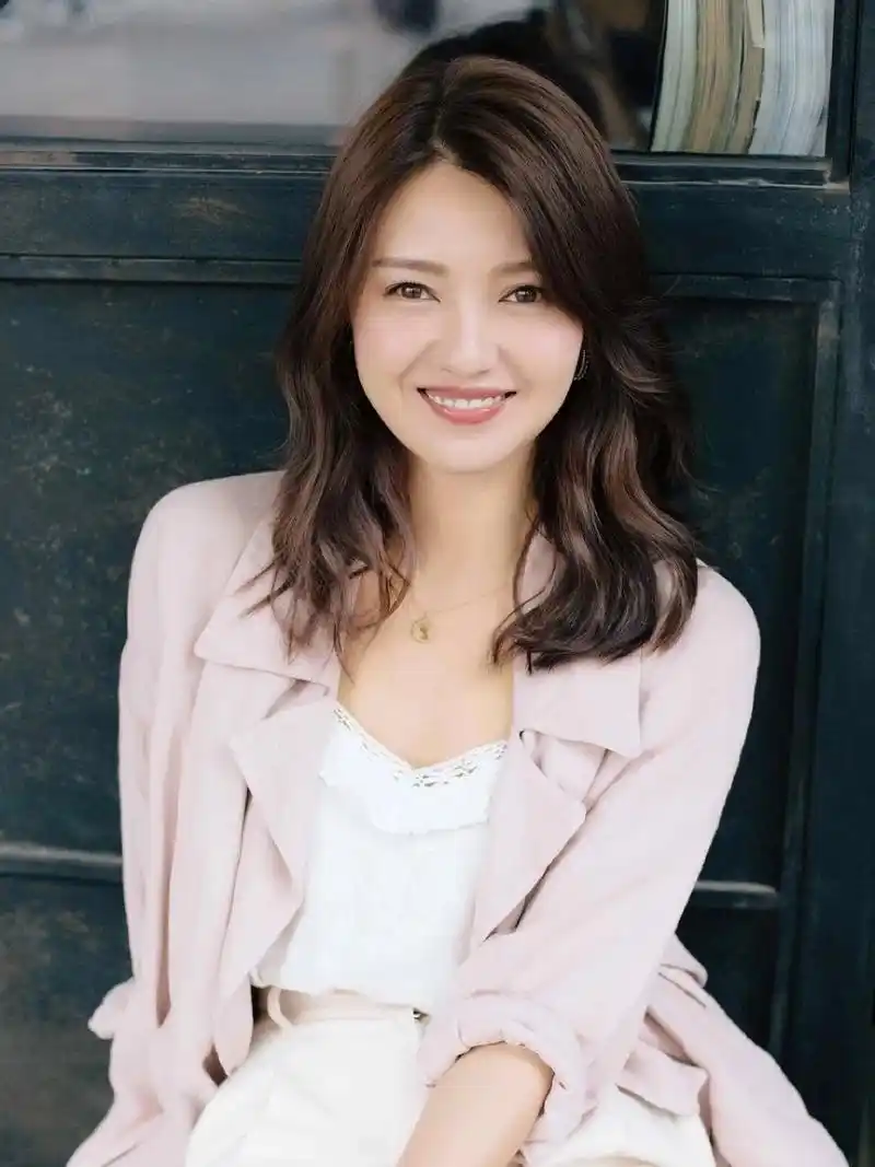 知名演员傅晶:戏红人不红,为人低调不张扬.