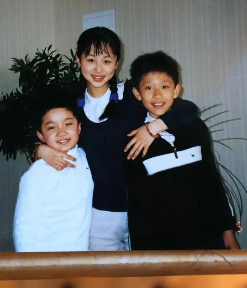 杨紫和张一山从小就因《家有儿女》结缘,并且这部剧火遍全国,一下子