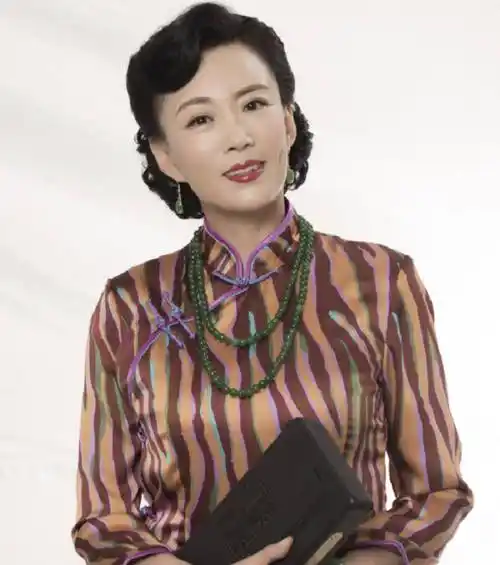 演员马丽:国家一级演员,被丈夫宠爱31年,戏红人不红也幸福