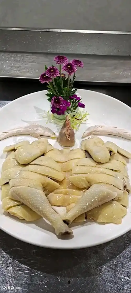 广东白切鸡砍件摆盘