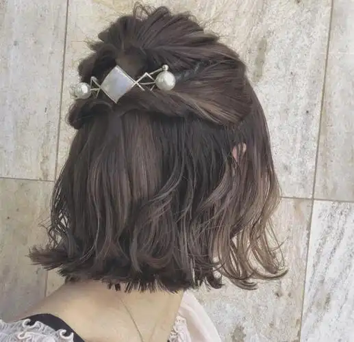 短发也可以这样扎24款半扎发型