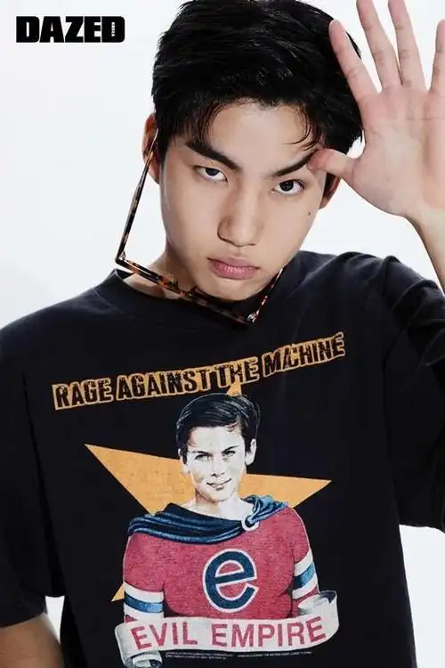 爱的迫降汤埈相最新杂志写真曝光