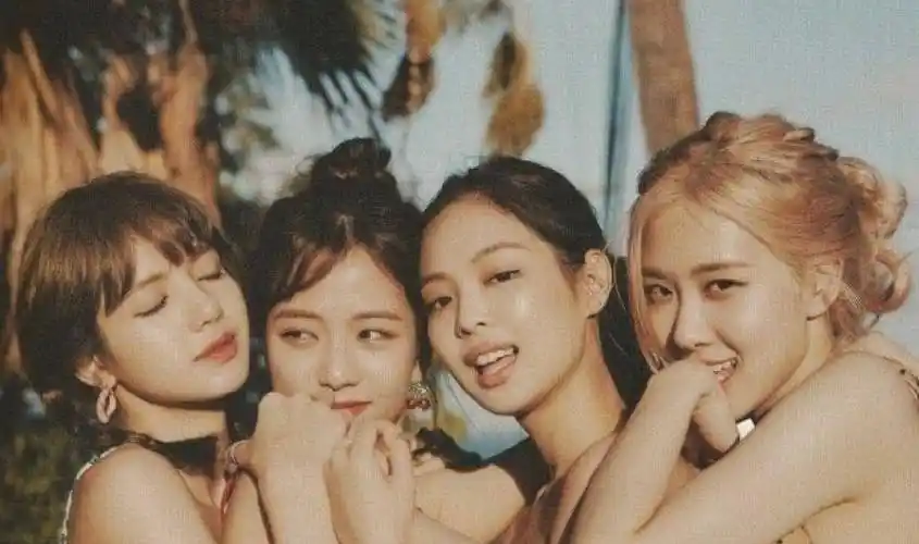 blackpink全员出动,夏威夷旅游照美上热搜,谁是你的心头爱?