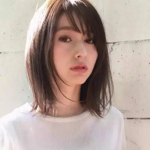 下面小编就给大家推荐24款不一样的齐肩短发,让你的发型远离千篇一律!