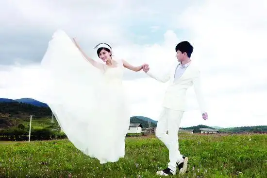 张杰谢娜婚纱照(资料图)