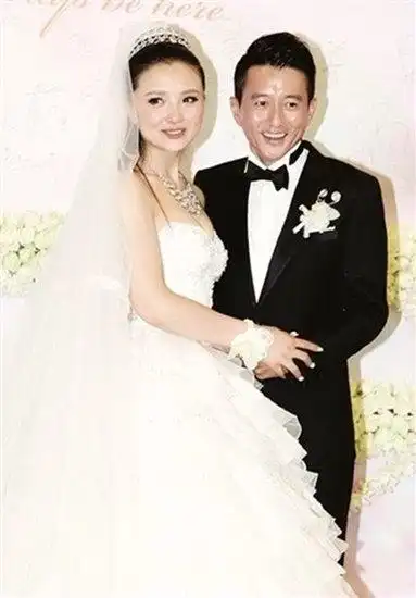 "槿汐姑姑"孙茜大婚 "苏培盛"李天柱送祝福