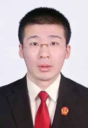 宝山区法院立案庭庭长王瑛琦 "我想让老百姓打官司更