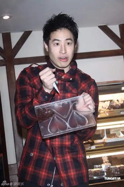 潘玮柏年龄(潘玮柏的年龄)