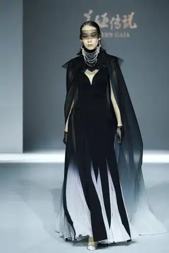 盖娅传说2021春夏大秀气韵如兰礼仪圆明