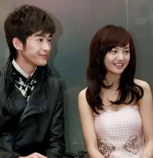 郑爽三任前男友一个比一个惨张恒带俩娃寻妈妈