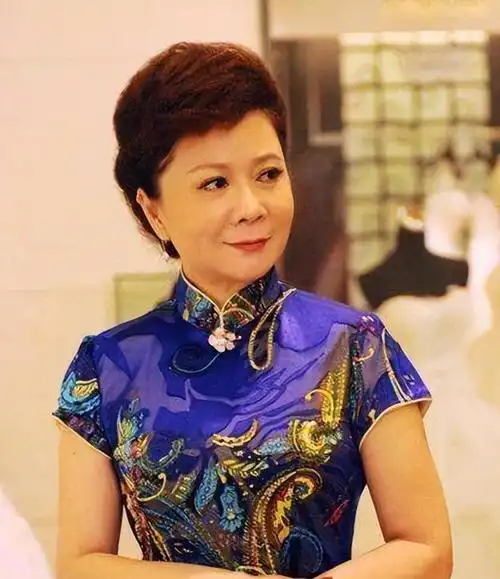 从"小品女王"到"引发群嘲",蔡明到底做错了什么?|郭达