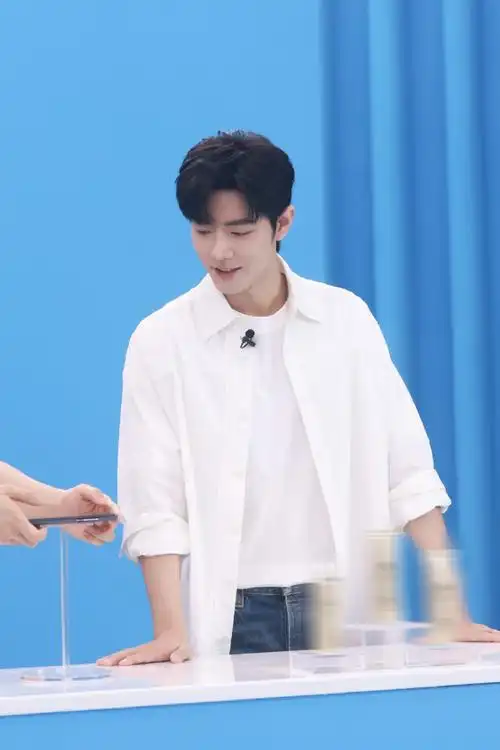 肖战白衬衫直播截图##肖战白衬衫清爽男大