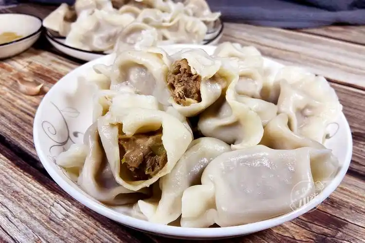 图片[3]-牛肉饺子这样调馅太好吃了 再贵也要吃 做法简单味道鲜香