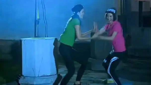 王宝强不管邓超,结果自己被张蓝心撕掉,真是结盟三秒钟#奔跑吧