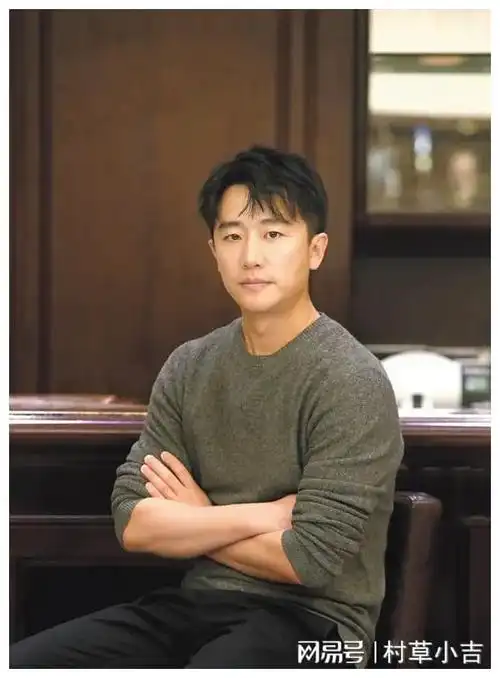 当红小生黄轩在龙年央视春晚大放异彩