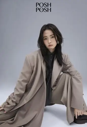 柴碧云优雅随性感写真图片[12/12]_明星_美桌网