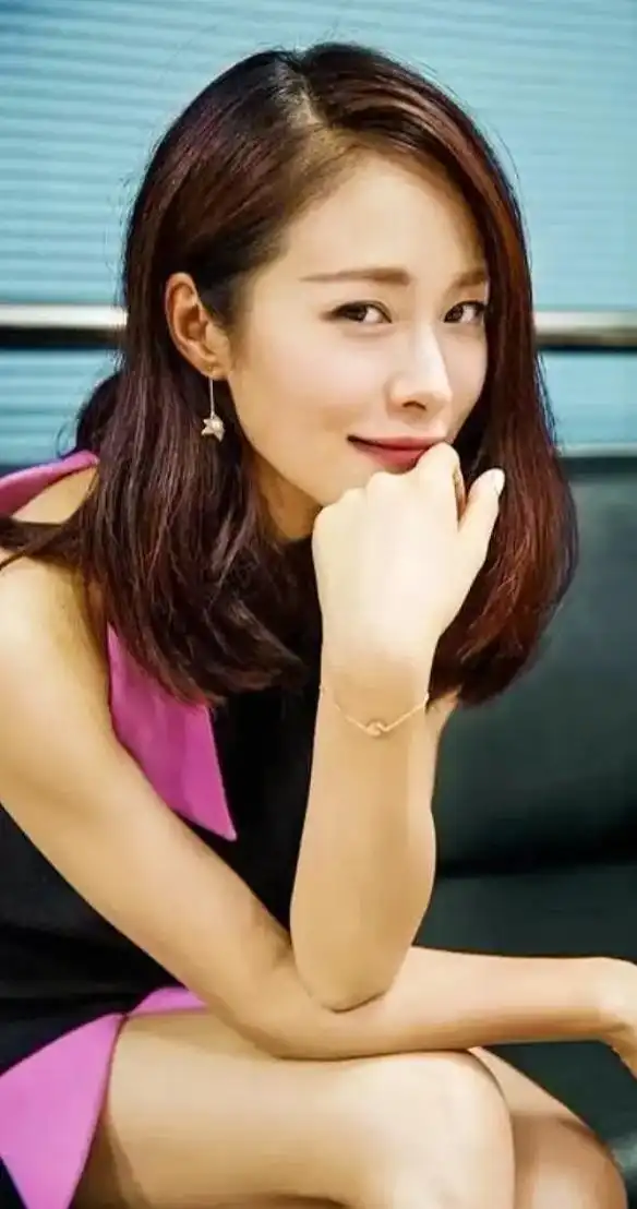 气质美女#江一燕 - 抖音