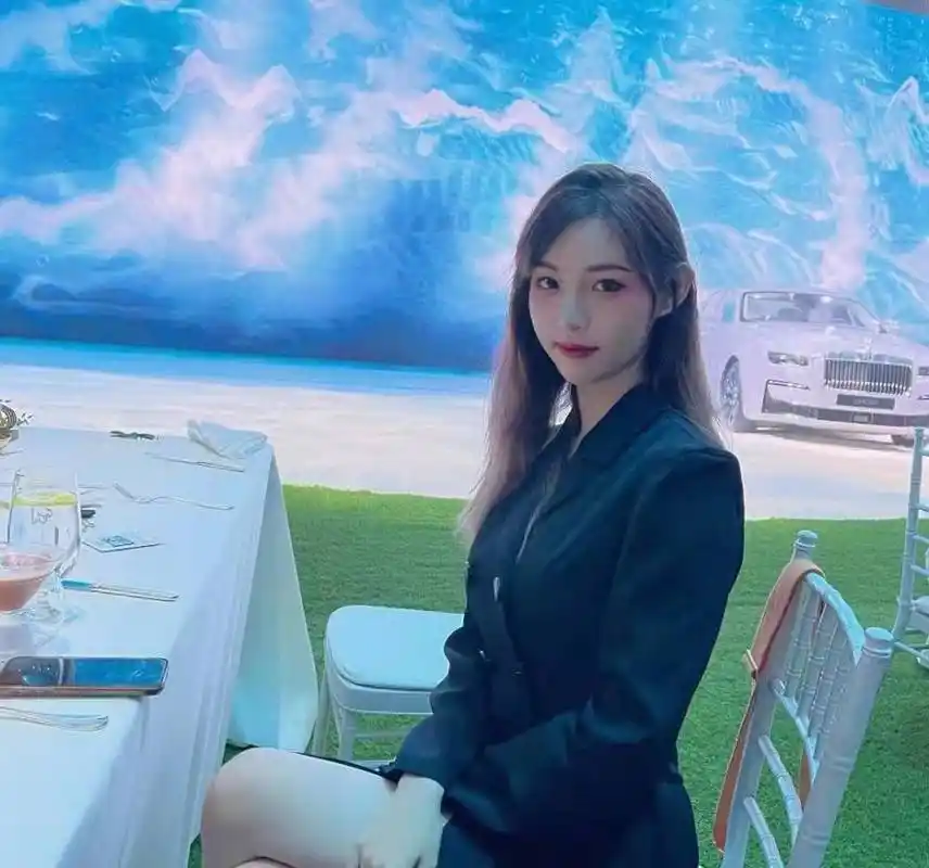 机车女神变"跑车女神",痞幼秀最新大玩具,售价高到