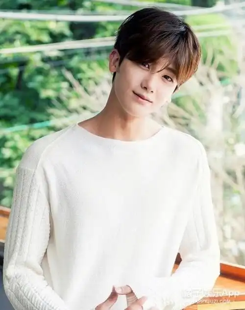 朴炯植,韩志旼携手出演电影《两个光》,成为多方向全能演员