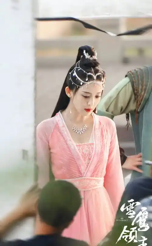 古力娜扎新剧路透仙气十足多套造型曝光